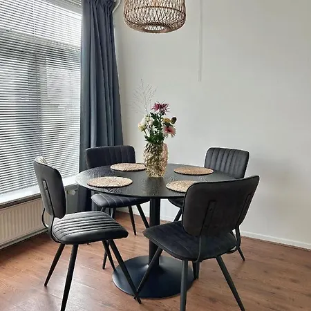 Amsterdam 50, Incl Parking *