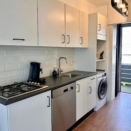 Amsterdam 50, Incl Parking