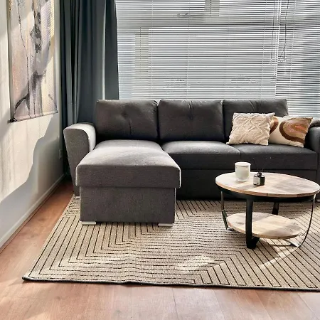 Amsterdam 50 - Basic, Incl Parking * Zandvoort