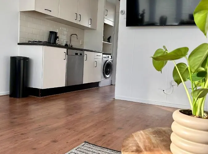 Amsterdam 50 - Basic, Incl Parking Zandvoort