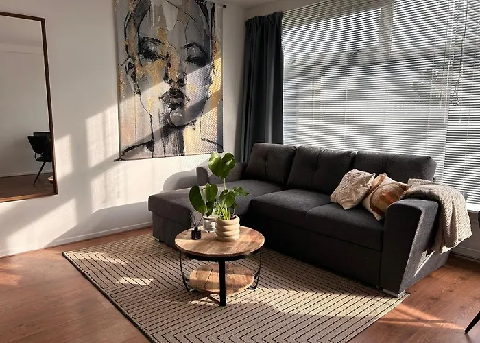 Amsterdam 50 - Basic, Incl Parking *