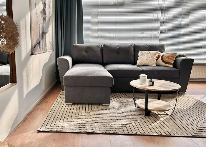 Amsterdam 50 - Basic, Incl Parking * Zandvoort